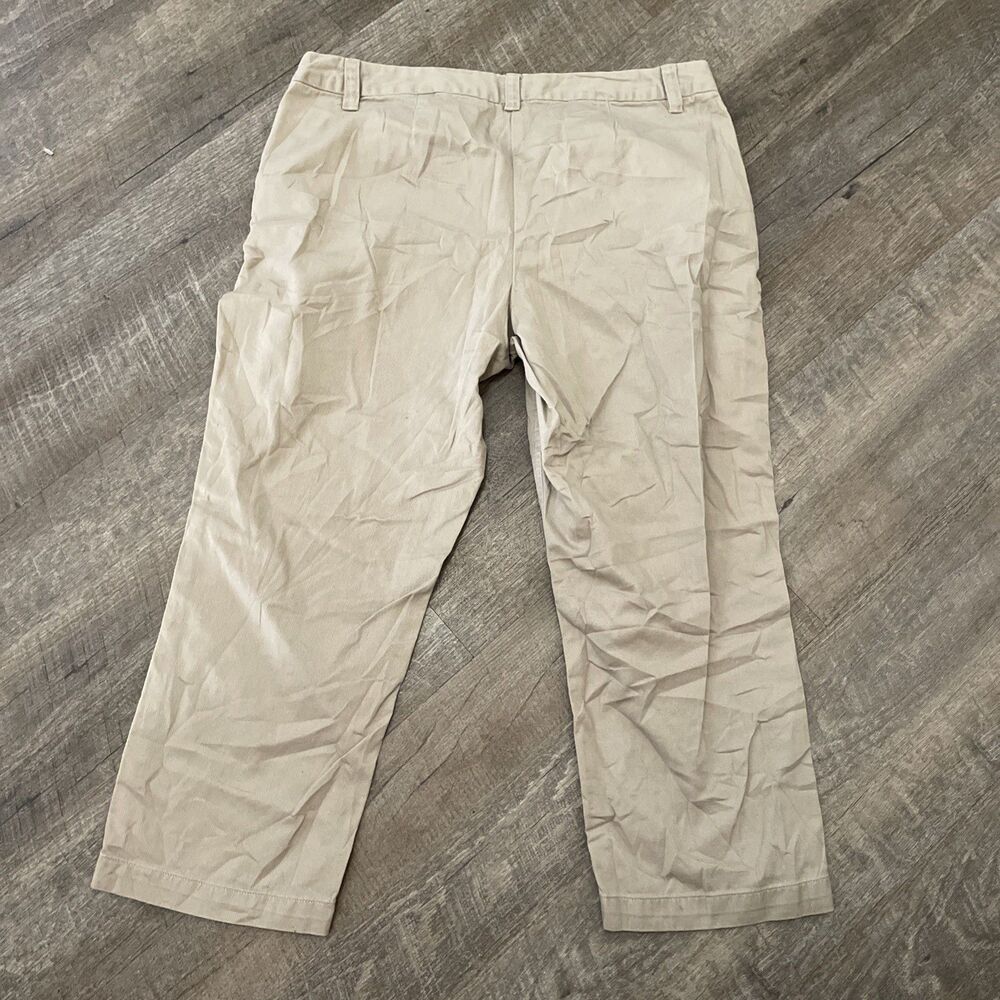 Disney Parks Embroidered Mickey Mouse Khaki Capri Pants Size 8 - Picture 9 of 10